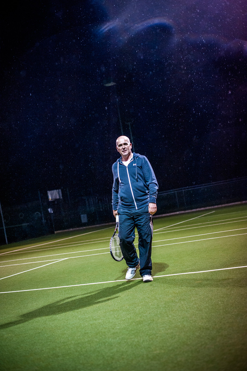 hjorthmedh-tennis-standing